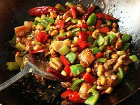Takeout-Style Kung Pao Chicken (Diced Chicken With Peppers and Peanuts)
